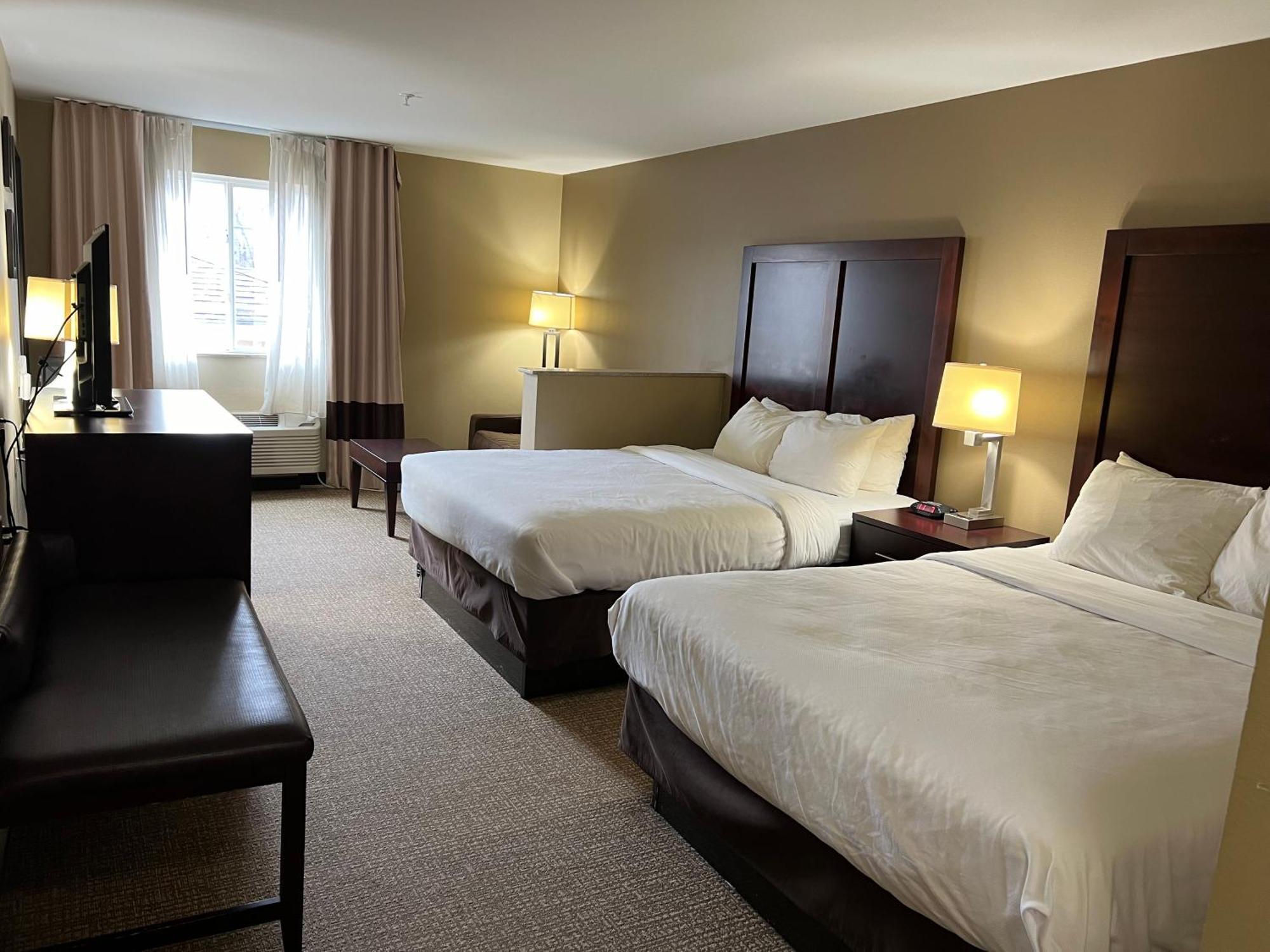Days Inn & Suites By Wyndham Manheim Lebanon Exterior photo